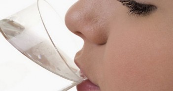 Vruća prokuhana voda – najjeftiniji lijek DrinkingtheHotWater