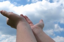Give_001_Hands1
