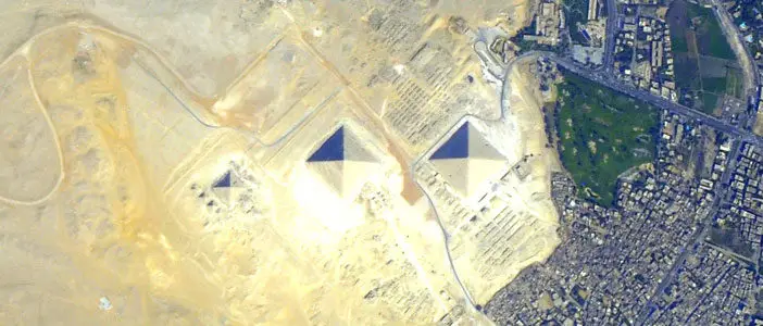 Pyramids-at-Giza-from-orbit-2