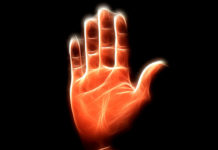 OVAJ jednostavan pokret šakom pomaže u kritičnom trenutku!