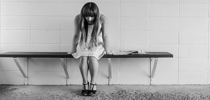worried-girl-413690_1280