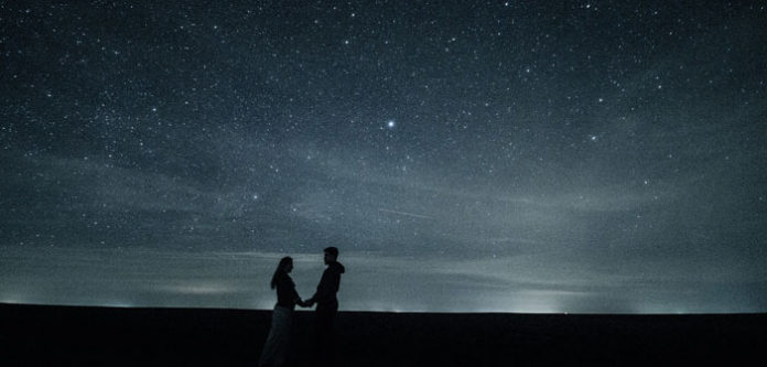 couple-1375125_1920