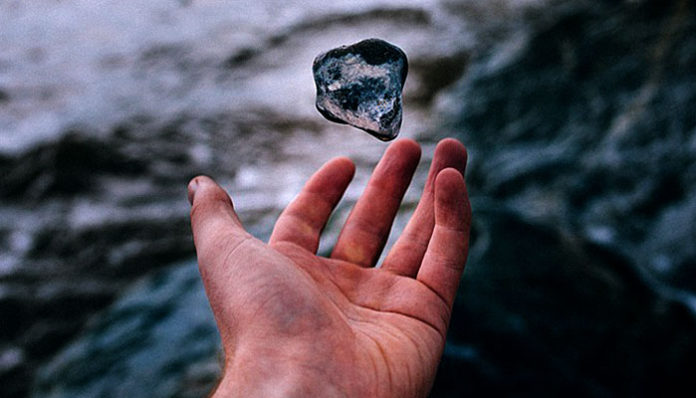 hand-1838345_960_720