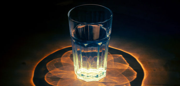 glass-1730518_1920