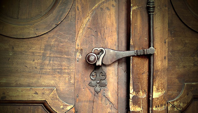 church-door-1927074_960_720