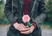 Nikad ne dolazite ni u čiju kuću praznih ruku