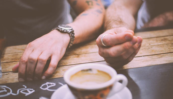 restaurant-hands-people-coffee