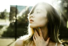 Nezadovoljstvo sobom – ključ kriticizma, laganja i ogovaranja!