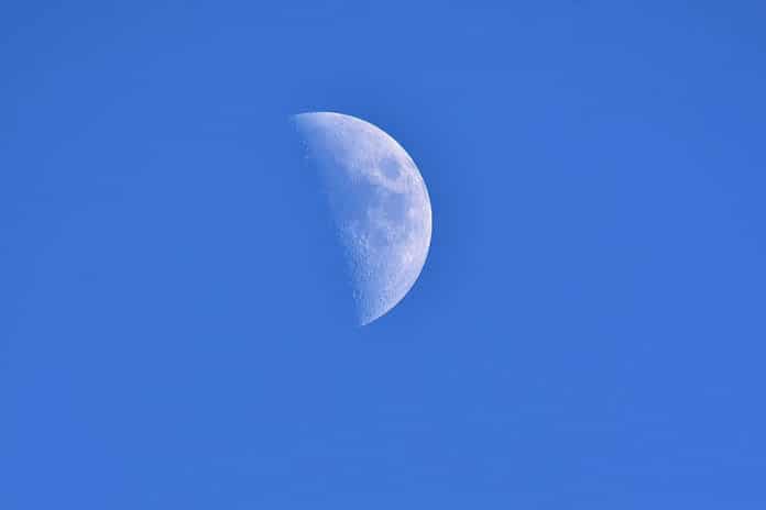 moon-2279198_960_720