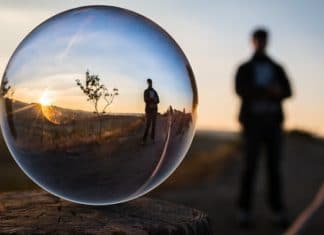 Iza svakog sretnog čovjeka stoji njegova odluka da bude sretan!