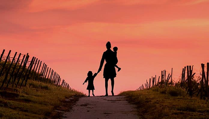 mother-3477164_960_720