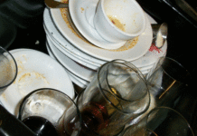 Vidovnjakinja upozorava: EVO što se dogodi kad navečer ostavite neoprano posuđe!