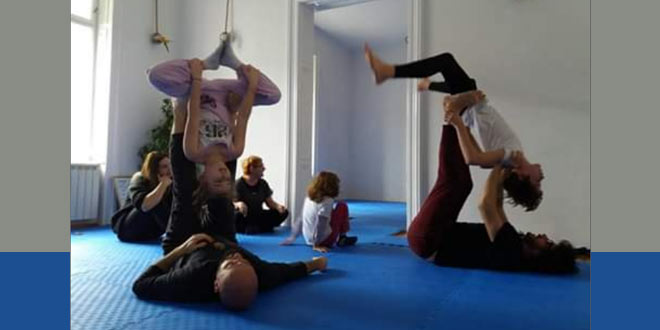 acro-yoga-djeca-i-roditelji
