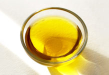 Ricinusovo ulje – ulje najotrovnije biljke svijeta je ljekovito bez premca!