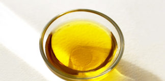 Ricinusovo ulje – ulje najotrovnije biljke svijeta je ljekovito bez premca!