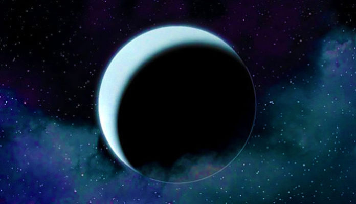 new-moon-2265485_960_720-696x398-696x398