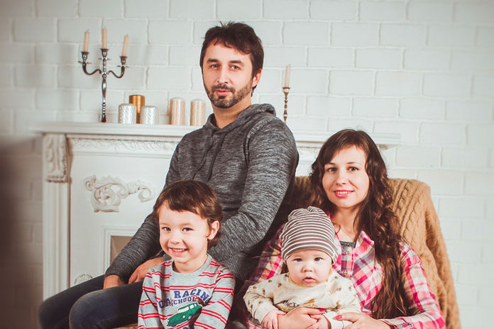 family-photo-1648358