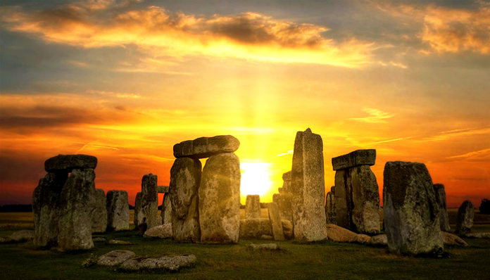 stonehenge-4614639_960_720