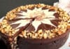 Desert za 5 minuta – svi traže ovaj recept: Kolač s orasima i 2 vrste čokolade bez pečenja (VIDEO)