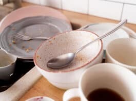 8 skrivenih psiholoških problema koje otkriva nered u kući: Evo na što ukazuje prljava kuhinja, pretrpan stol ili prašina