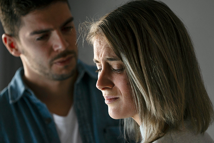 wife-husband-having-fight-(1)