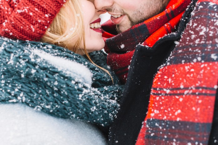 amorous-kissing-couple-close-up