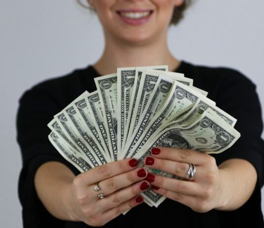 Financijski horoskop od 31.8. do 6.9.: Rakovima raste zarada, Škorpioni napreduju na poslu!